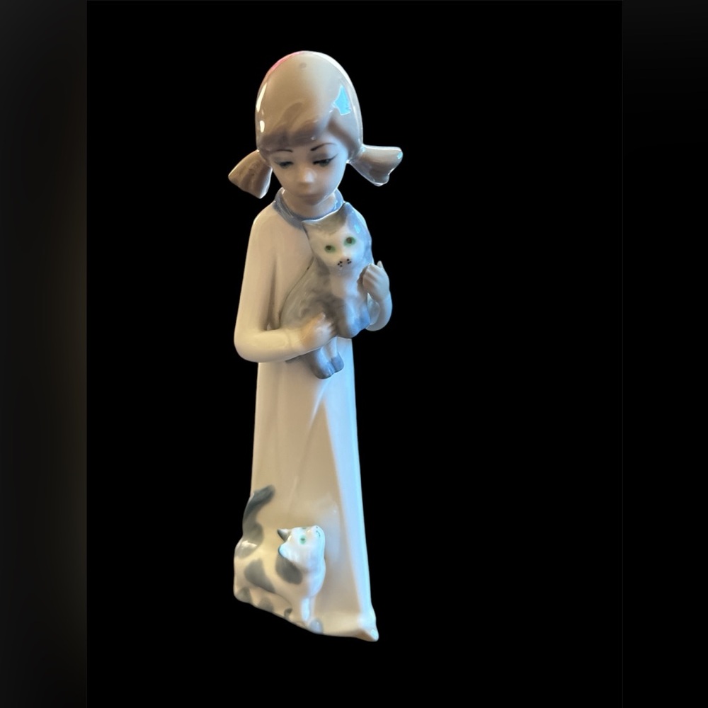 Vintage casades 9” porcelain figurine with cats